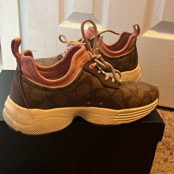 Gently worn | Coach Tech Runner | size 8 - Picture 2 of 4